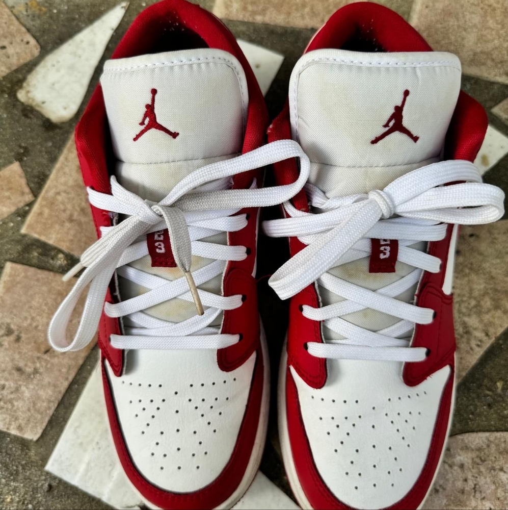 NIKE Jordan 1 Low Red/White US 7 Youth (equivalent to size 8.5 women)